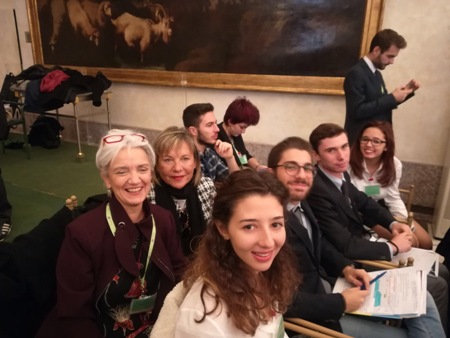 La squadra del Liceo Classico “N. Spedalieri” di Catania si aggiudica il secondo posto alle prime olimpiadi nazionali del Debate, ricevendo trofeo e medaglie dalla Ministra Valeria Fedeli