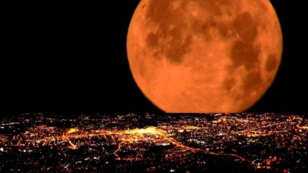 Superluna rosso-blu: show in technicolor ed eclissi totale, visibile dall’altra parte della Terra, il 31 gennaio