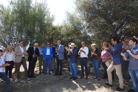 Acitrezza: Isola  Lachea cerimonia di svelata della targa in ricordo del senatore marchese Luigi Gravina