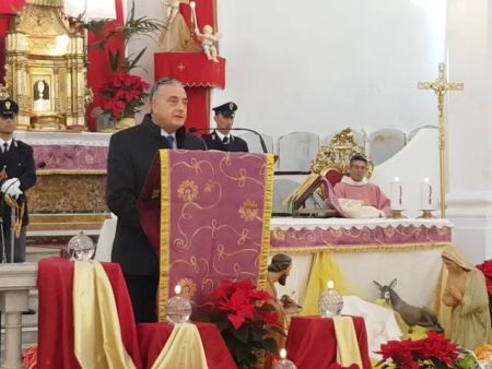 Celebrazione della Santa Messa in occasione del Santo Natale nella parrocchia SS. Cosma e Damiano, con un messaggio augurale del questore di  Catania Alberto Francini