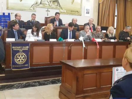 Polizia, 60 anni di donne in divisa, una festa corale al Comune di Catania per celebrare l’anniversario di fondazione della Polizia femminile