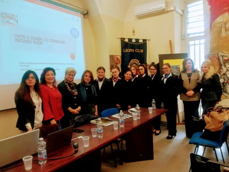 Al Liceo artistico “Emilio Greco” incontro educativo organizzato con il Lions Club “Catania – Lago di Nicito” per far conoscere e saper orientare gli studenti sul fenomeno del bullismo e cyber bullismo