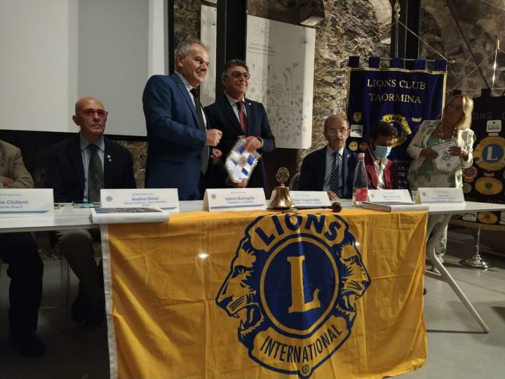 Lions Taormina apertura anno sociale 2021 -22: raccolta di indumenti e giocattoli per profughi afghani e meeting sull’ambiente