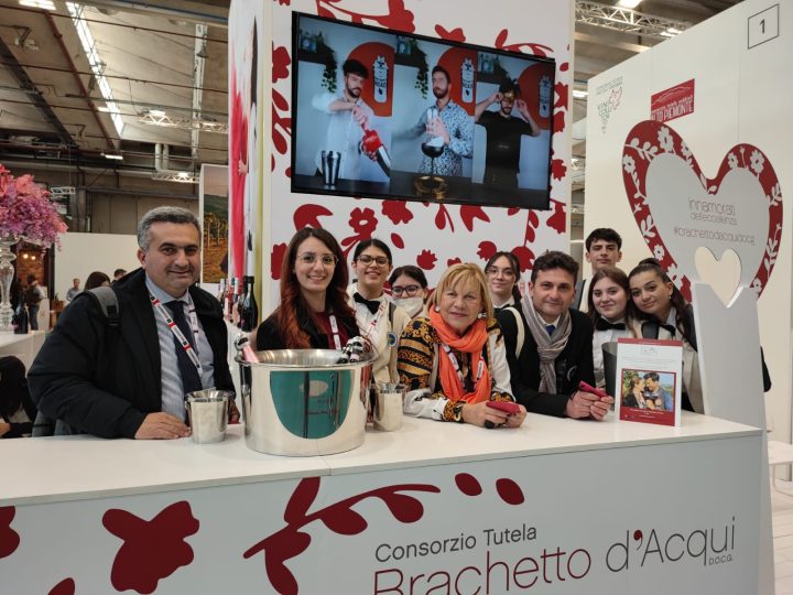 L’istituto Alberghiero “Karol Wojtyla” di Catania partecipa a “Vinitaly 2022” Verona: record stranieri di 139 Paesi