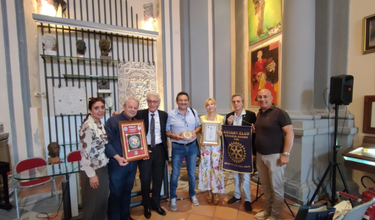 Consegnato un riconoscimento all’apicoltore Di Prima e alla sua Casa Museo di Zafferana Etnea