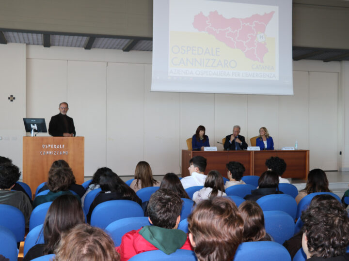 Giornata contro l’AIDS, impegno per la prevenzione «Fondamentale la consapevolezza dei giovani»