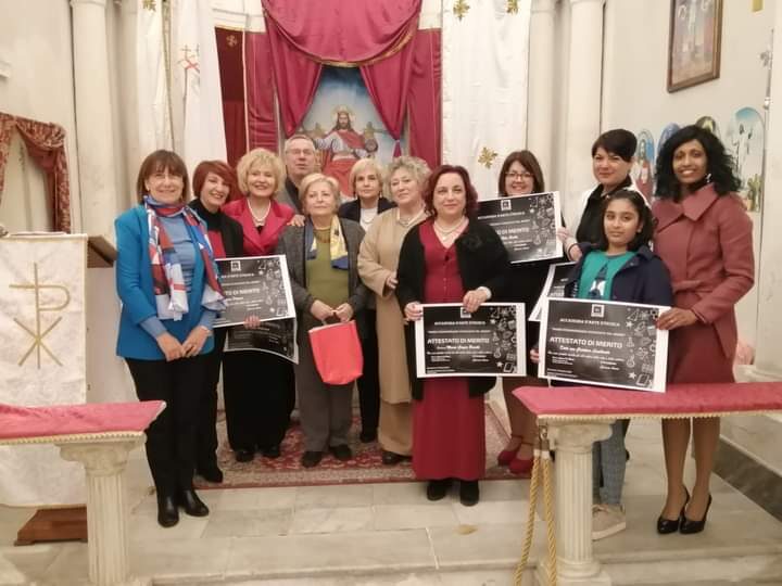 L’Accademia d’Arte Etrusca, ospitata per l’occasione nella chiesa di San Gaetano alle Grotte di Catania, ricorda “Donne straordinarie Scienziate nel mondo”