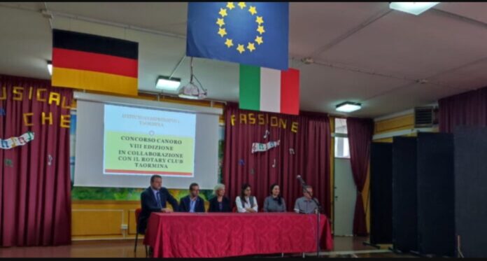 Riconoscimenti alle “ugole d’oro” taorminesi, si è svolta nell’aula magna della scuola “Ugo Foscolo” la cerimonia di premiazione dell’VIII edizione del concorso