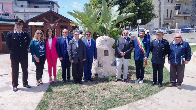 Nel parco comunale di Rosolini scoperto un cippo commemorativo in ricordo dei giudici Livatino e Costa