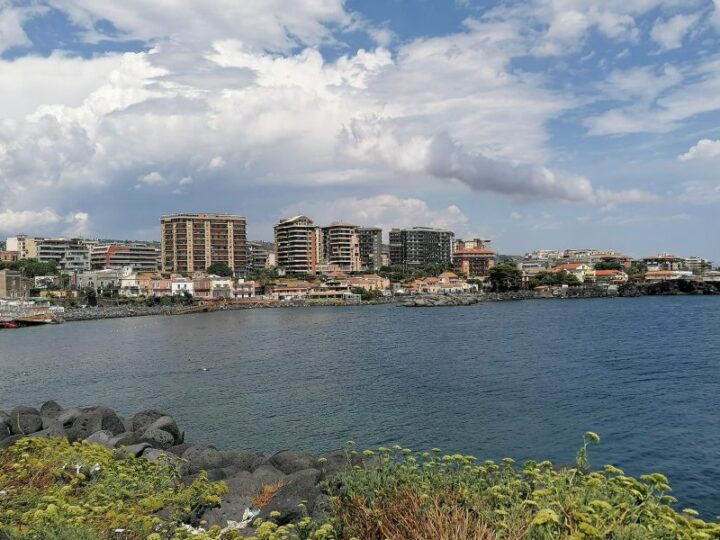 I lidi balneari storici della scogliera di Catania