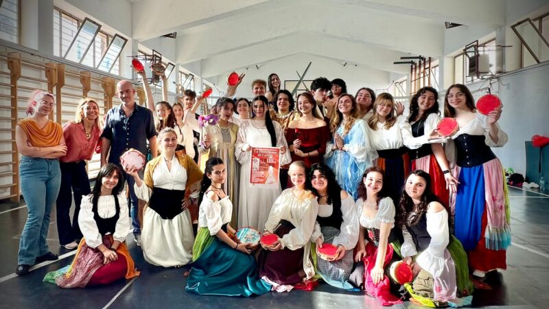 Il Liceo Classico “N. Spedalieri” mette in scena al teatro “Ambasciatori” di Catania il famoso musical “La baronessa di Carini”. Prima assoluta partecipando con successo al bando regionale della Regione Siciliana – Prof.ssa Valeria Sanfilippo