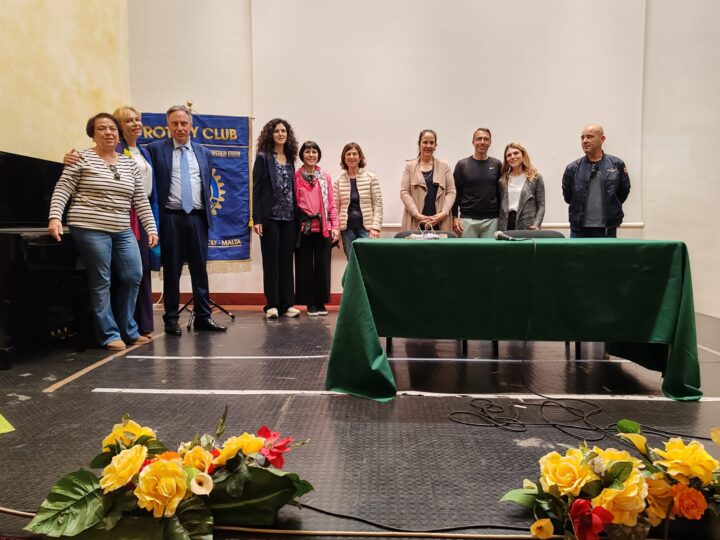 San Gregorio, alla scuola “Savio” incontro su benessere esessualità con il Prof. Vito Leanza, ginecologo di alto spessore e docente universitario.