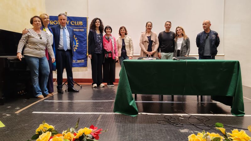 San Gregorio, alla scuola “Savio” incontro su benessere esessualità con il Prof. Vito Leanza, ginecologo di alto spessore e docente universitario.