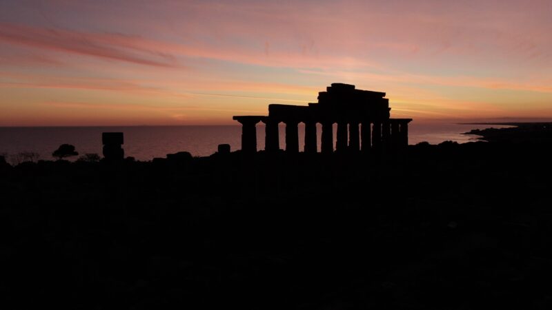 OPEN CALL FOR ARTISTS PARCO ARCHEOLOGICO DI SELINUNTE – Quasi cento proposte giunte, un cartellone che spazierà dal tramonto all’alba.