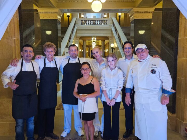 Durante la serata accogliente, apprezzata e gran successo per la kermesse-ricevimento, in onore di VelPhillips, organizzata dal grande e premiato Chef Salvatore Di Scala  proprietario e Executive chef del famosissimo ristorante Naples 15.